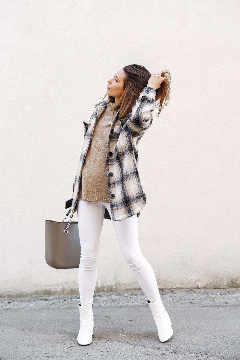 białe botki w jesiennej stylizacji Freepik białe botki w jesiennej stylizacji
