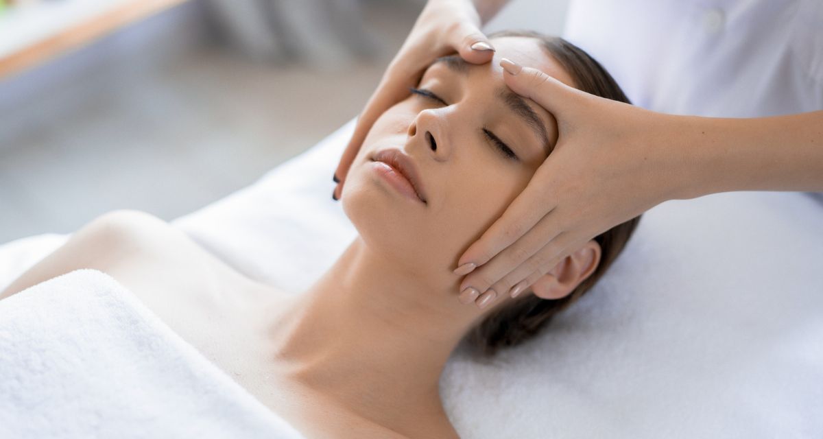 masaż kobido Freepik masaż kobido