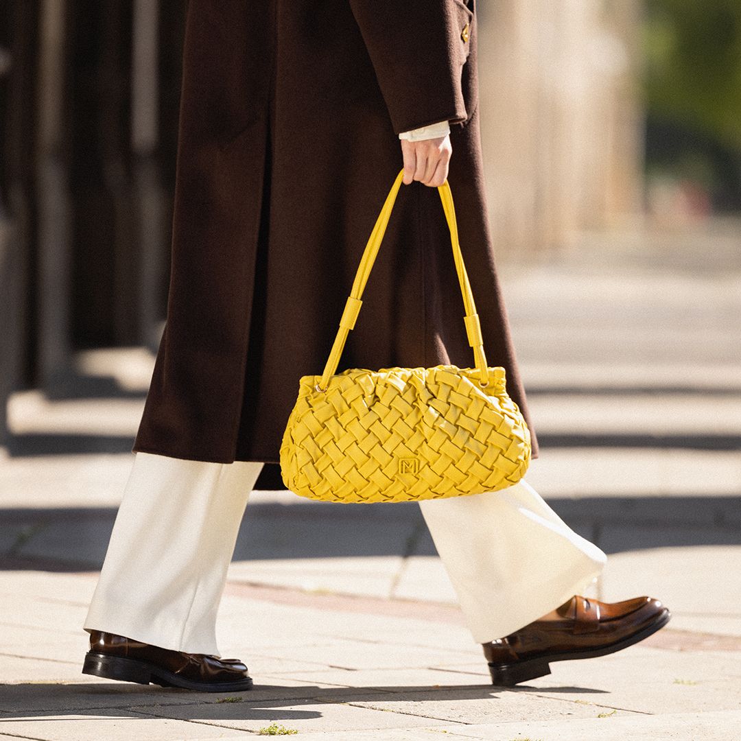 Białe spodnie damskie z wysokim stanem