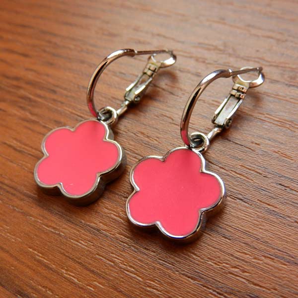 dziecięce kolczyki - przykład